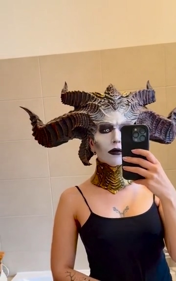 《暗黑破坏神4：憎恨之王》女玩家晒莉莉丝Cosplay视频